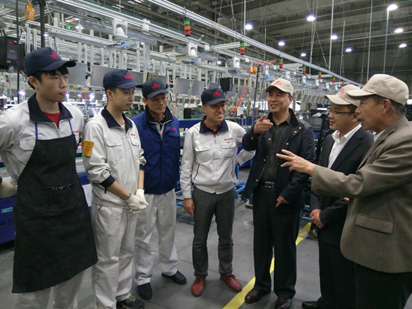 心中牵挂实习生的冷暖——我校领导专程去长城汽车徐水工厂看望实习学生