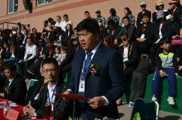 鸣青春旋律  抒运动乐章