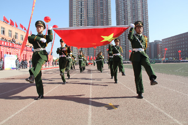 鸣青春旋律  抒运动乐章