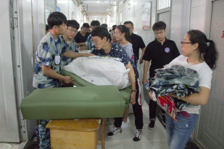 丹桂飘香迎学子 荷花映日纳人才 ——我校喜迎2018级新同学