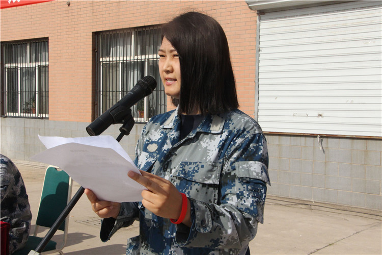 我校举行2018级新生军训开营仪式