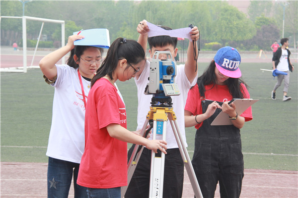 勘天测地 精益求精——我校举办第二届“华测杯”驻保高校测量技能大赛