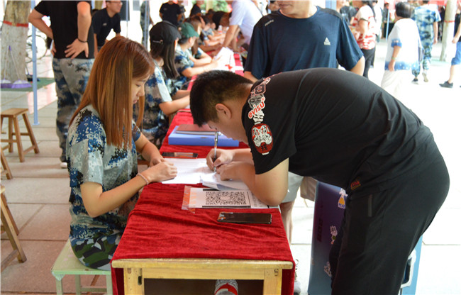 初秋的小欢喜  萌新的新生活 我校喜迎2019级新生