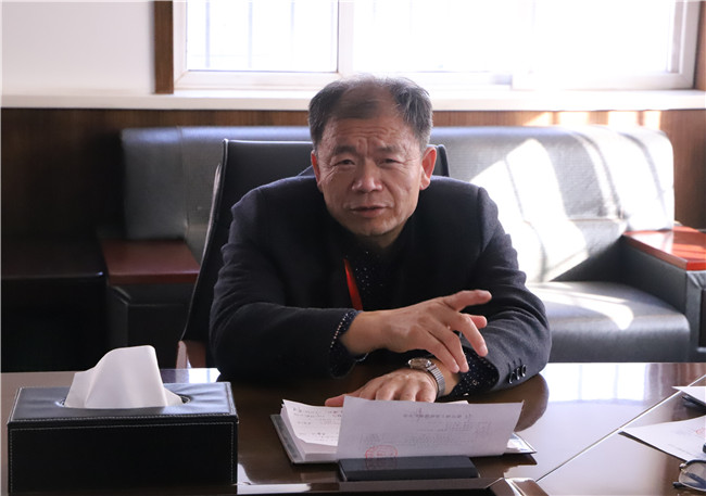 我校组织校党委理论学习中心组学习