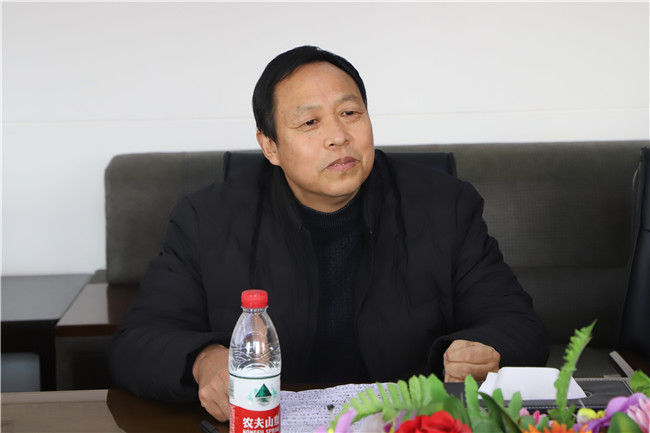 爱心助孤残 情满福利院-----行唐县儿童福利院送锦旗 共建爱心教育基地