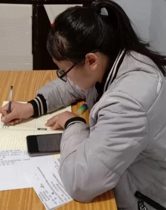 梅花香自苦寒来---我校杜鹃同学网课学习纪实