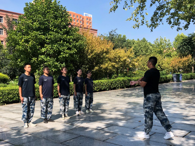 苦中作乐 收获“硕果”---2020级新生辅导员军训考核篇