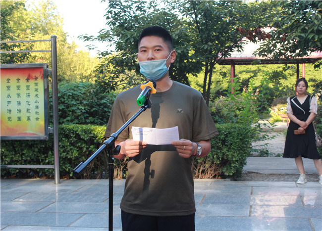 投笔从戎 保家卫国---我校举行新兵入伍欢送仪式