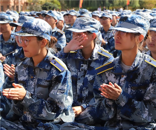 厉兵秣马 扬帆起航我校举行2020级新生军训结营式暨开学典礼