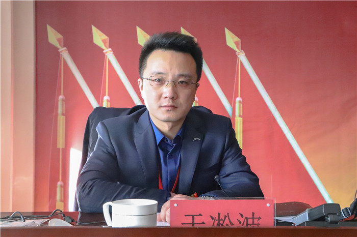 高举旗帜 把握方向 开创党建工作新局面推动我校健康快速发展 ---我校召开第一次党员大会