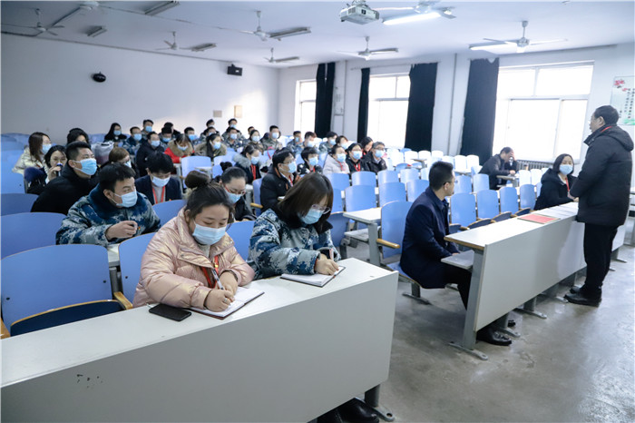 高举旗帜 把握方向 开创党建工作新局面推动我校健康快速发展 ---我校召开第一次党员大会