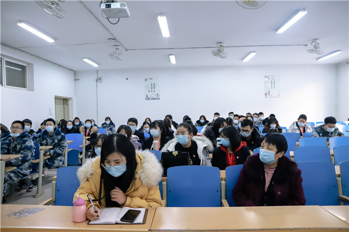 高举旗帜 把握方向 开创党建工作新局面推动我校健康快速发展 ---我校召开第一次党员大会