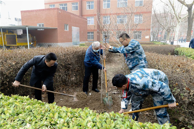 春满校园 共植希望—— 我校开展植树节活动