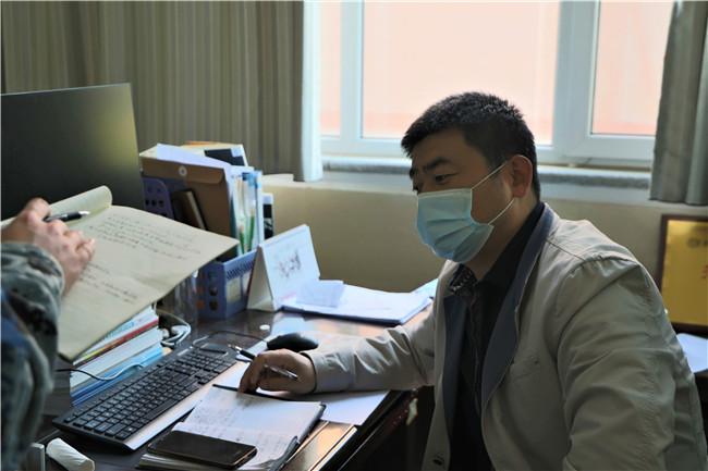 深情别母校 感恩续成长 ——2021届毕业生向学校捐赠纪念礼物