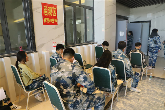 有序接种新冠疫苗 筑牢校园疫情防线 ——我校组织师生进行新冠疫苗接种