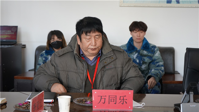 王乐修京簧竹木雕刻技能大师工作室揭牌仪式在我校举行