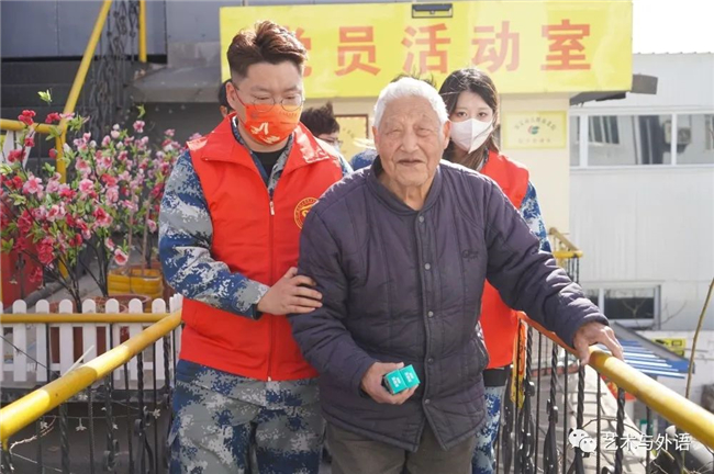 薪火永相传 雷锋志依旧——我校学子以实际行动弘扬和传承雷锋精神