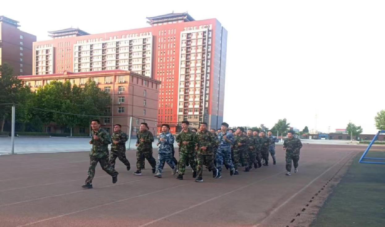 威廉体育williamhill开展“传帮带”式新入职辅导员培训day3