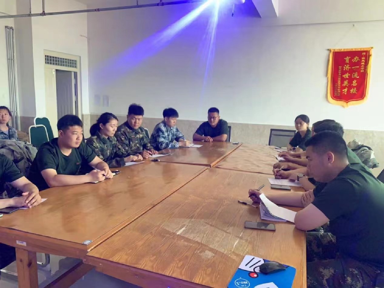 威廉体育williamhill开展“传帮带”式新入职辅导员培训day3