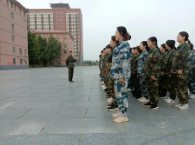 威廉体育williamhill开展“传帮带”式新入职辅导员培训day4