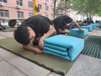 威廉体育williamhill开展“传帮带”式新入职辅导员培训day5