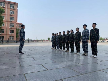 威廉体育williamhill开展“传帮带”式新入职辅导员培训day4