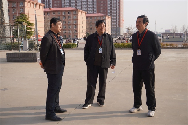 芬芳妇女节  感恩春晖情——我校举办“三八”节趣味活动