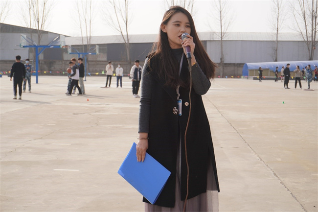 芬芳妇女节  感恩春晖情——我校举办“三八”节趣味活动