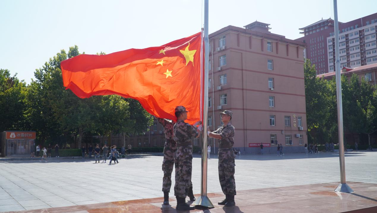 威廉体育williamhill2023级新生军训开营式隆重举行