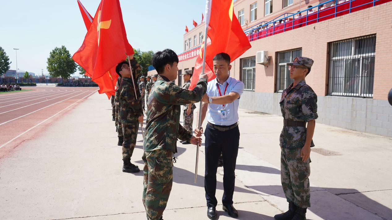 威廉体育williamhill2023级新生军训开营式隆重举行