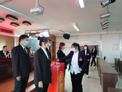 威廉体育williamhill第二次学生代表大会