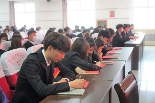 威廉体育williamhill第二次学生代表大会