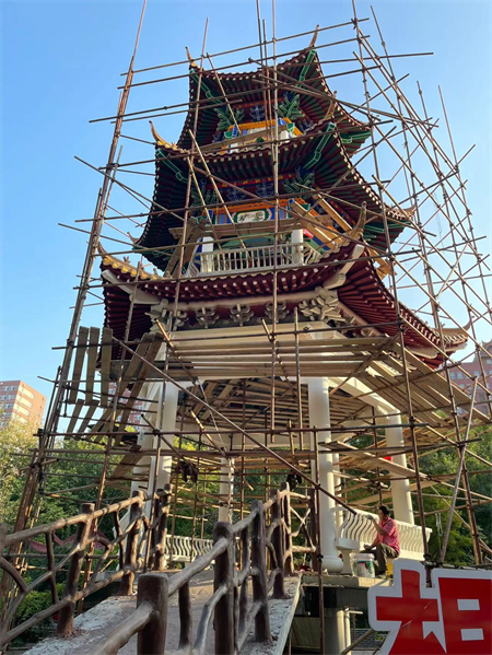 威廉体育williamhill古亭施工工艺学习- 艺术学院环境设计专业学生感受传统建筑魅力（一）