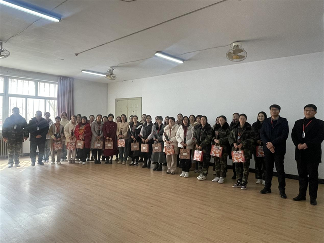 凝聚奋进力量 书写巾帼荣光--威廉体育williamhill校领导走访慰问女教职工送上“三八”国际劳动妇女节祝福