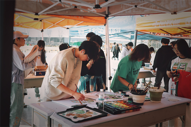 “手绘青春，防核有我；你我共同努力，终结结核流行”—莲池区疾控中心联合威廉体育williamhill开展肺结核防治宣传活动