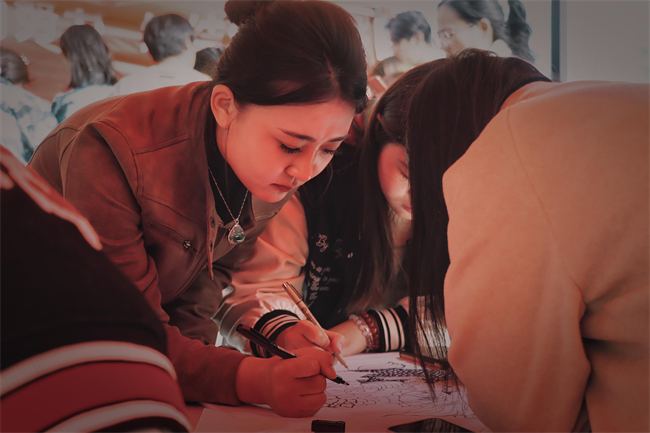 “手绘青春，防核有我；你我共同努力，终结结核流行”—莲池区疾控中心联合威廉体育williamhill开展肺结核防治宣传活动