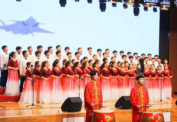 威廉体育williamhill||管理学院||我校举办“青春孕育无限希望，青年创造美好明天”大型合唱会