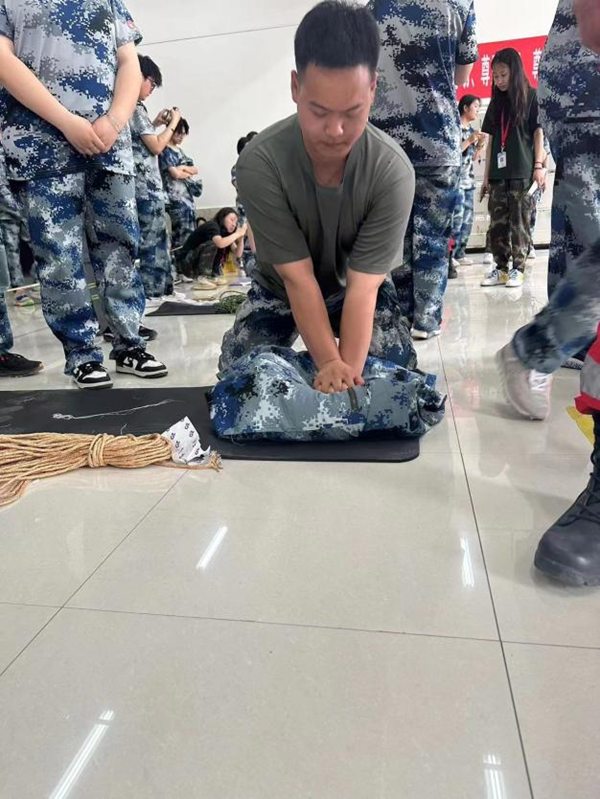 威廉体育williamhill‖管理学院‖劳动创造美好明天 竞技迸发生活激情