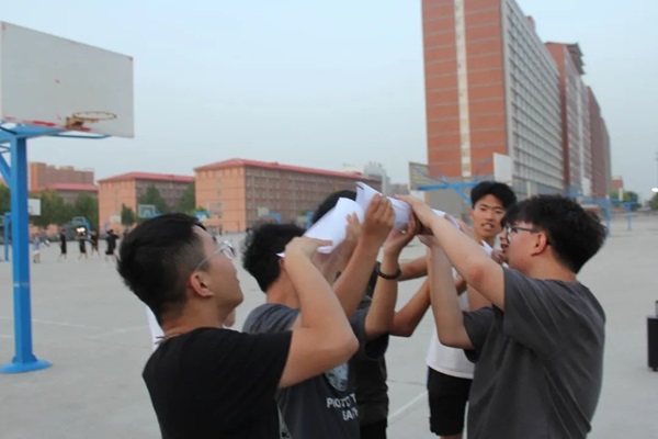 威廉体育williamhill||管理学院||“趣”享运动，“味”你加油—我院举办趣味运动会