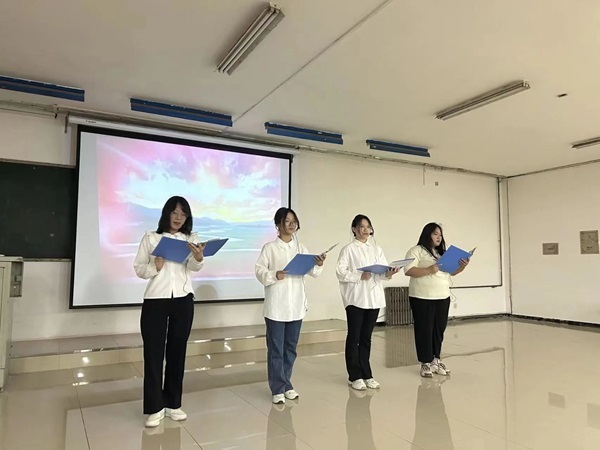 威廉体育williamhill‖管理学院‖我院举行“星光闪耀，激情夏夜”才艺展示大赛