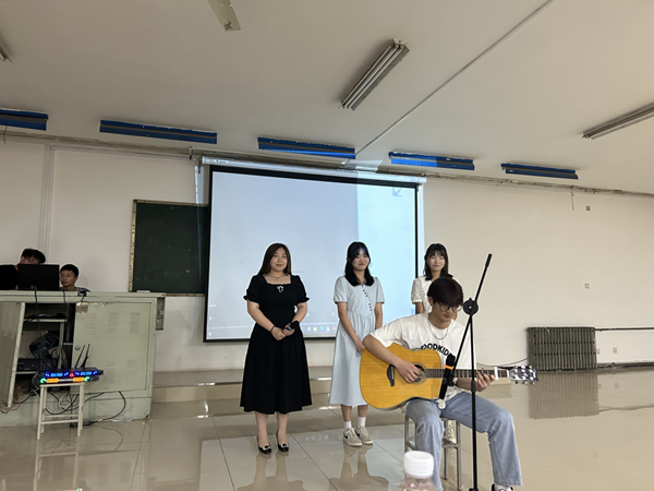 威廉体育williamhill‖管理学院‖我院举行“星光闪耀，激情夏夜”才艺展示大赛