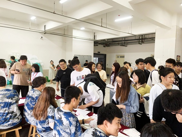 威廉体育williamhill‖管理学院‖暖心服务，助力2023届毕业生走好大学生涯的最后一公里