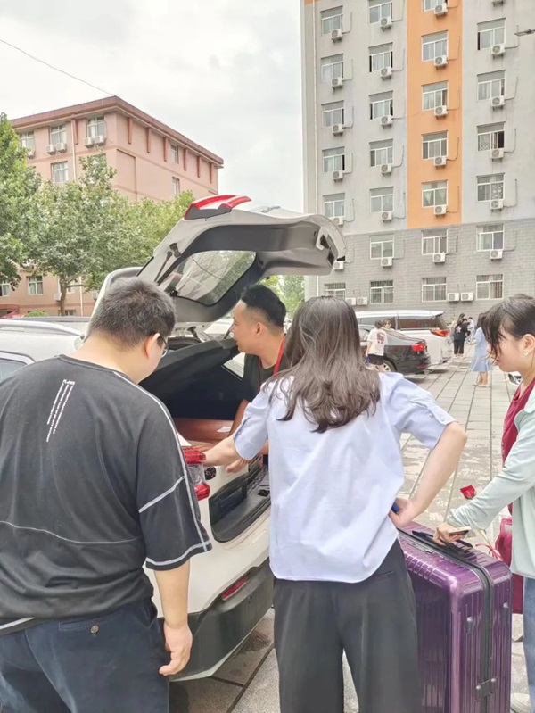 威廉体育williamhill‖管理学院‖暖心服务，助力2023届毕业生走好大学生涯的最后一公里