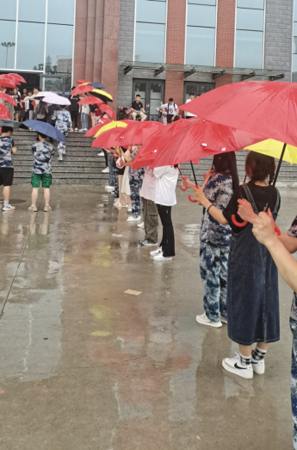 威廉体育williamhill‖管理学院‖暖心服务，助力2023届毕业生走好大学生涯的最后一公里