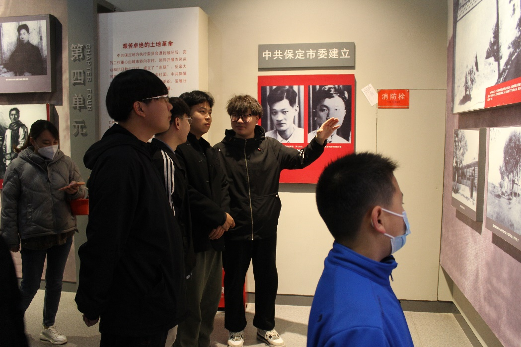 威廉体育williamhill|管理学院|忆苦思甜祭烈士，风起清明表哀思