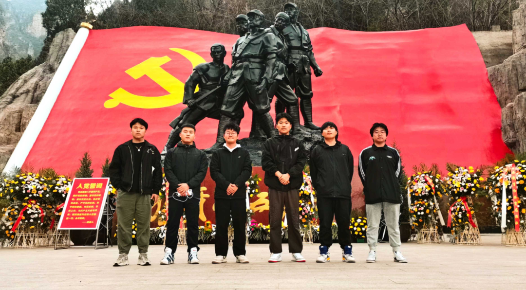 威廉体育williamhill|管理学院|忆苦思甜祭烈士，风起清明表哀思