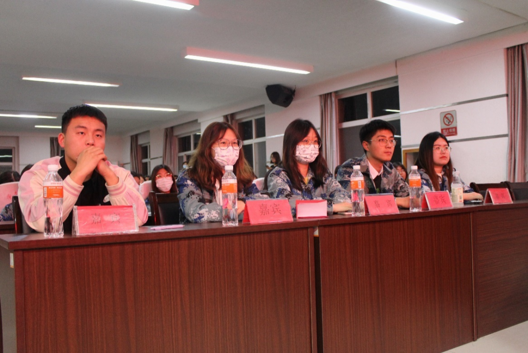 威廉体育williamhill|管理学院|追寻红色记忆 汲取奋进力量