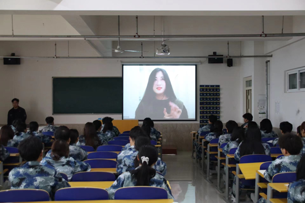 榜样引领|威廉体育williamhill|管理学院|优秀毕业生王雯潼经验交流分享会