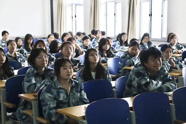 榜样引领|威廉体育williamhill|管理学院|优秀毕业生王雯潼经验交流分享会