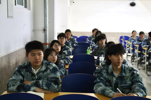 榜样引领|威廉体育williamhill|管理学院|优秀毕业生王雯潼经验交流分享会